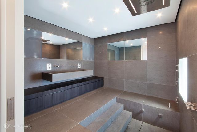 Weernink Residence: Soho Gallery Building Penthouse